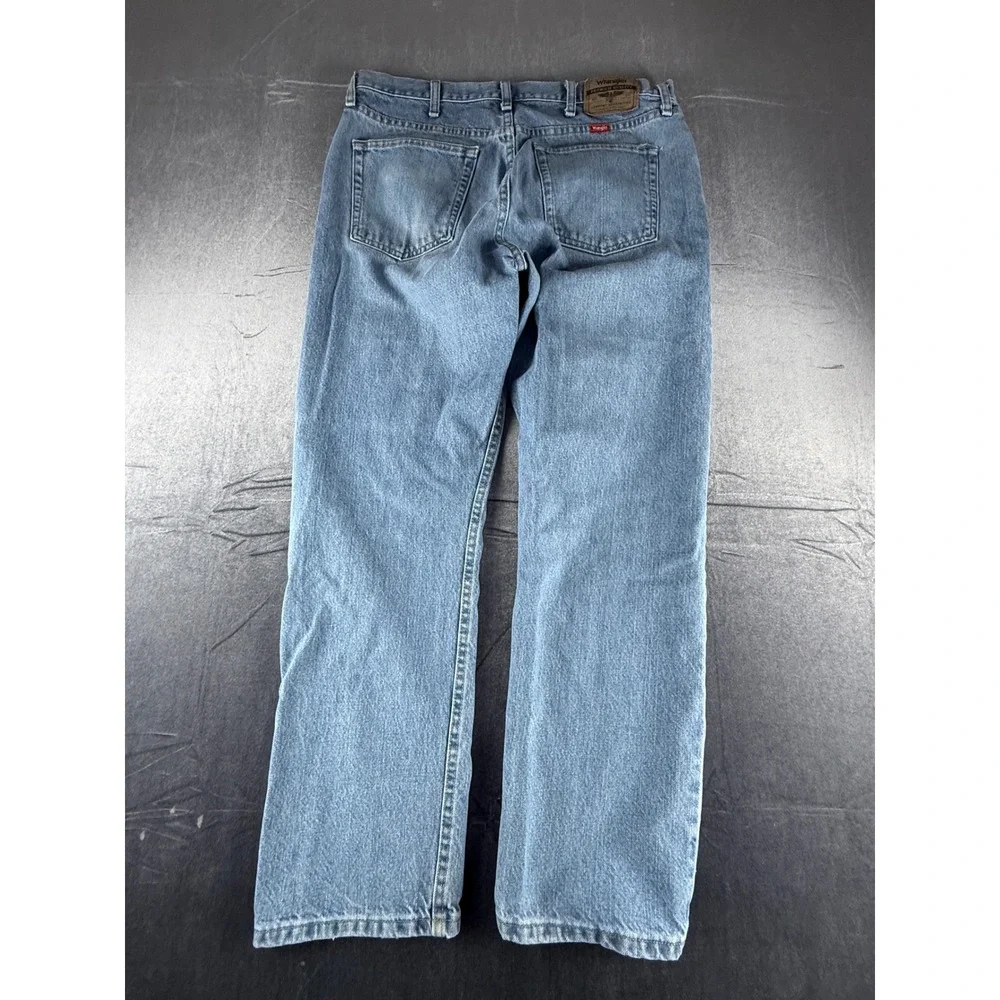 Wrangler Premium Quality Regular Fit Blue Jeans Mens 36x30 96501DS Medium Wash - Picture 2 of 13